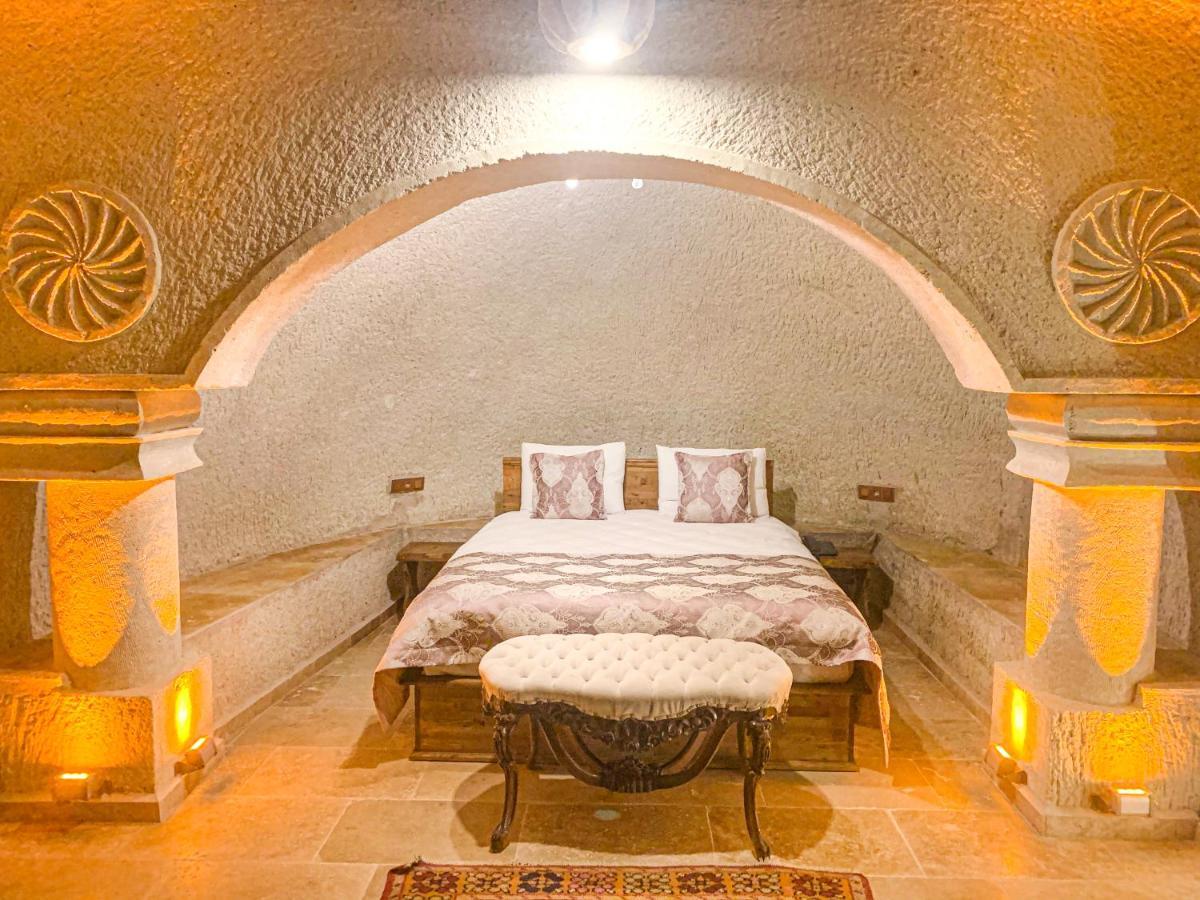 Risus Cave Suites เกอเรเม ภายนอก รูปภาพ
