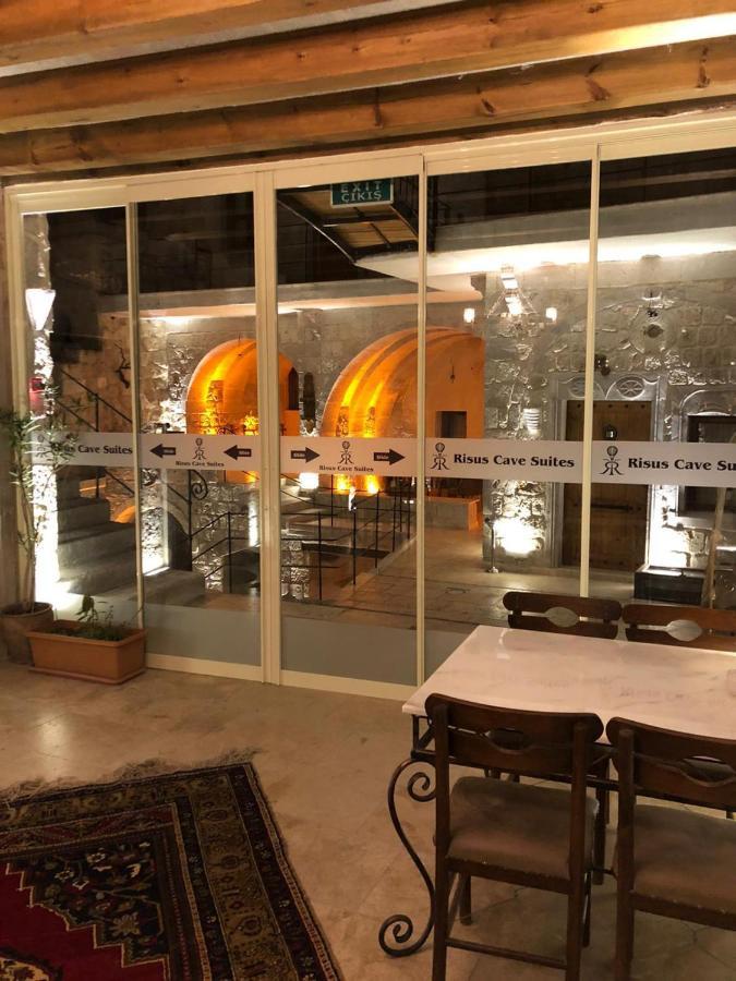 Risus Cave Suites เกอเรเม ภายนอก รูปภาพ