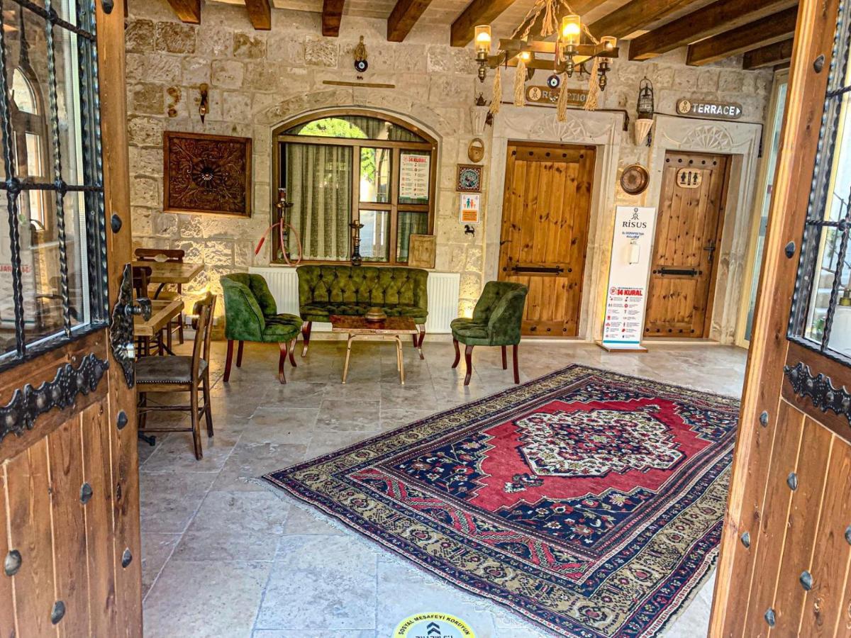 Risus Cave Suites เกอเรเม ภายนอก รูปภาพ
