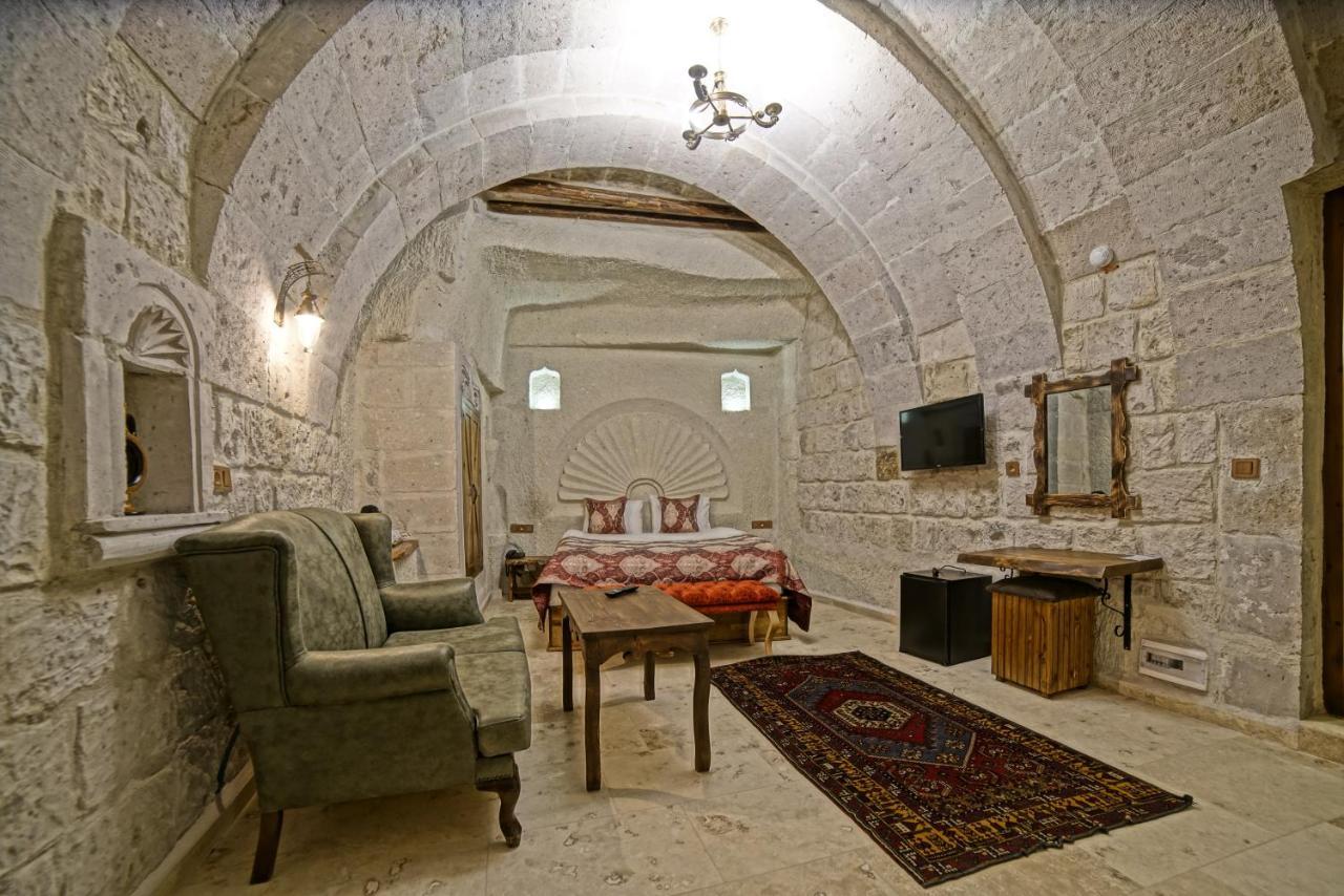 Risus Cave Suites เกอเรเม ภายนอก รูปภาพ