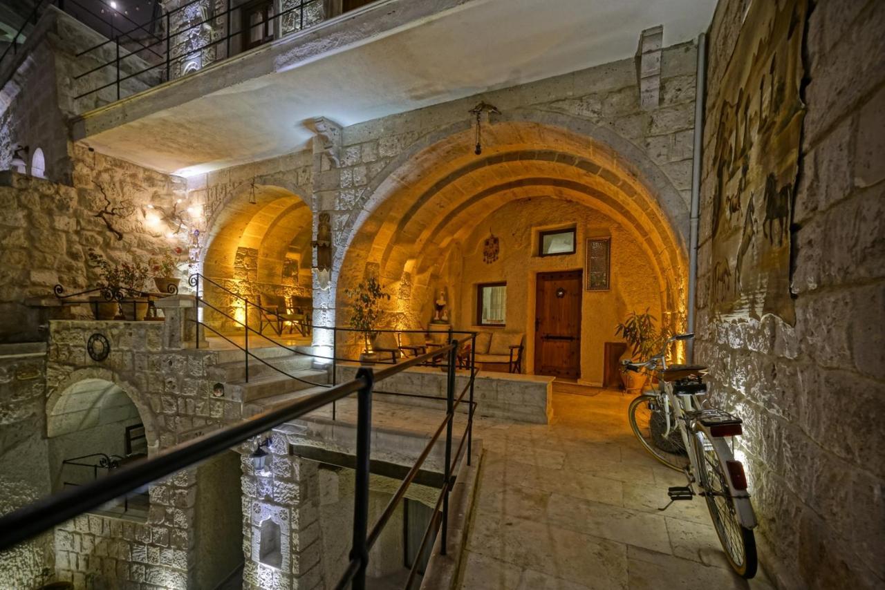 Risus Cave Suites เกอเรเม ภายนอก รูปภาพ