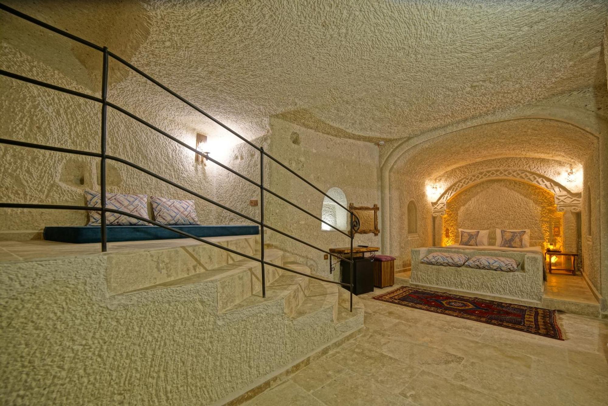 Risus Cave Suites เกอเรเม ภายนอก รูปภาพ
