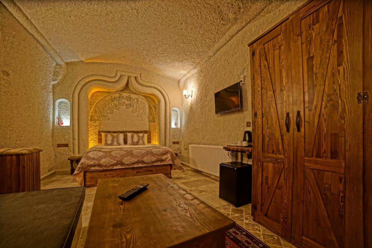 Risus Cave Suites เกอเรเม ภายนอก รูปภาพ