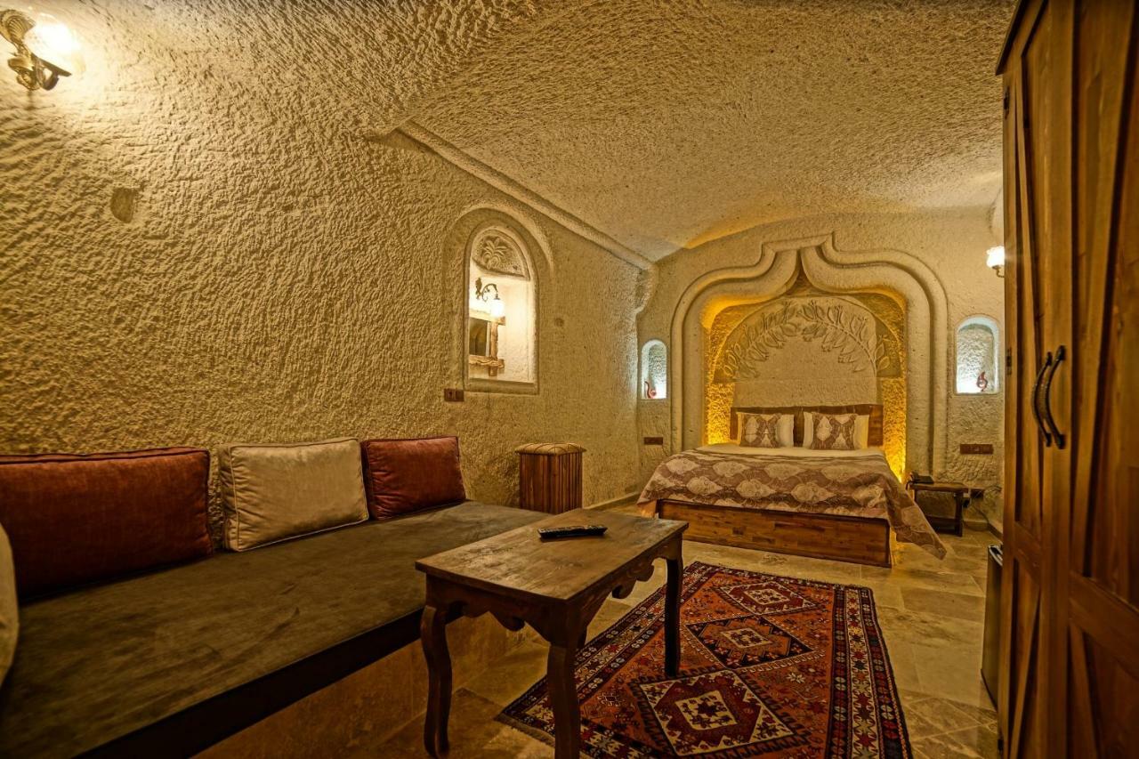 Risus Cave Suites เกอเรเม ภายนอก รูปภาพ