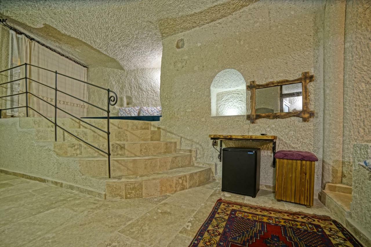 Risus Cave Suites เกอเรเม ภายนอก รูปภาพ