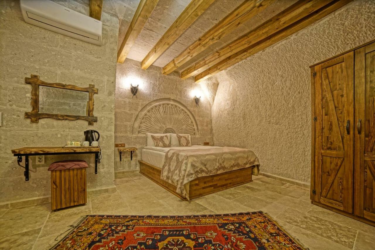 Risus Cave Suites เกอเรเม ภายนอก รูปภาพ