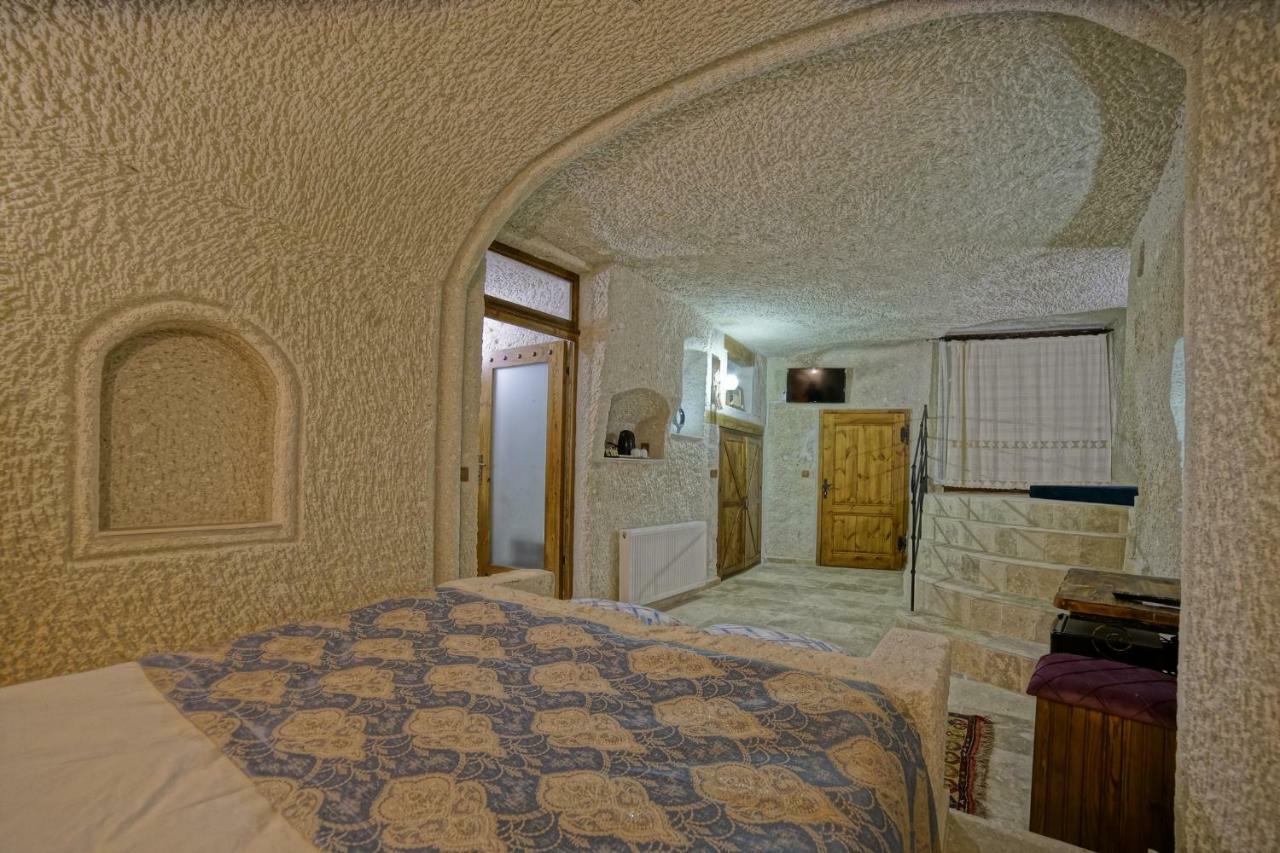 Risus Cave Suites เกอเรเม ภายนอก รูปภาพ