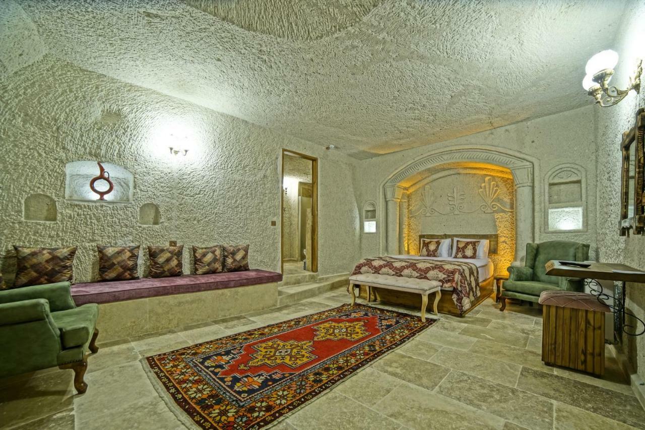 Risus Cave Suites เกอเรเม ภายนอก รูปภาพ