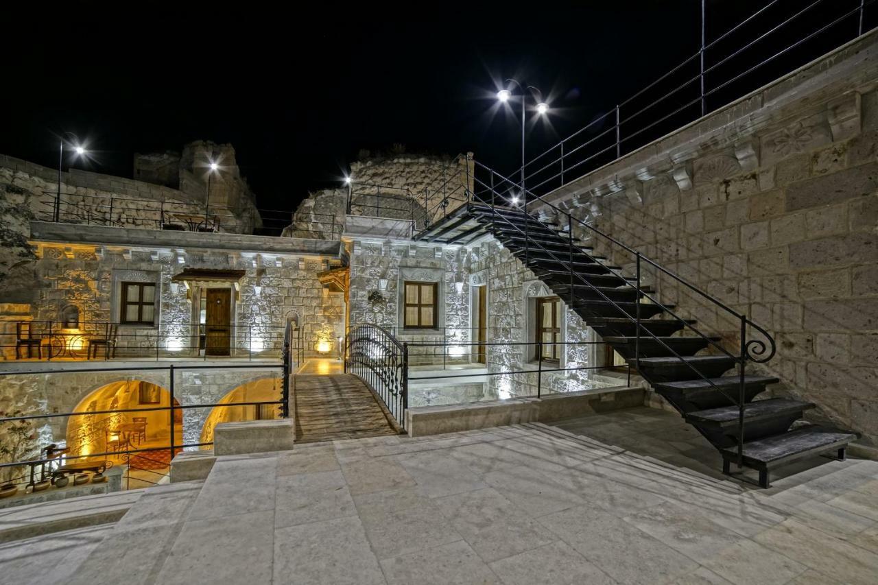 Risus Cave Suites เกอเรเม ภายนอก รูปภาพ