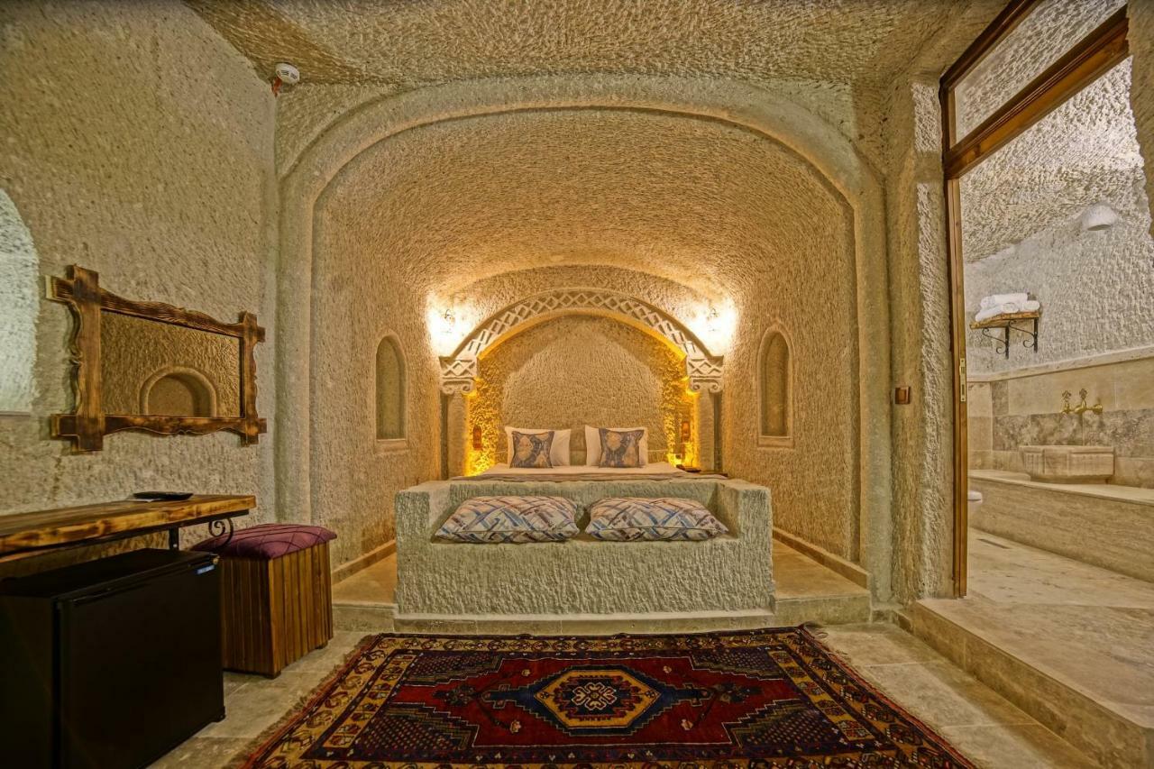 Risus Cave Suites เกอเรเม ภายนอก รูปภาพ