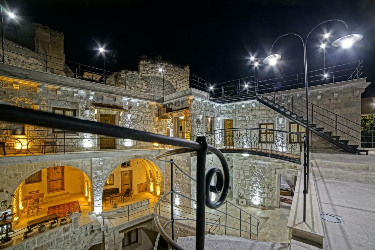 Risus Cave Suites เกอเรเม ภายนอก รูปภาพ