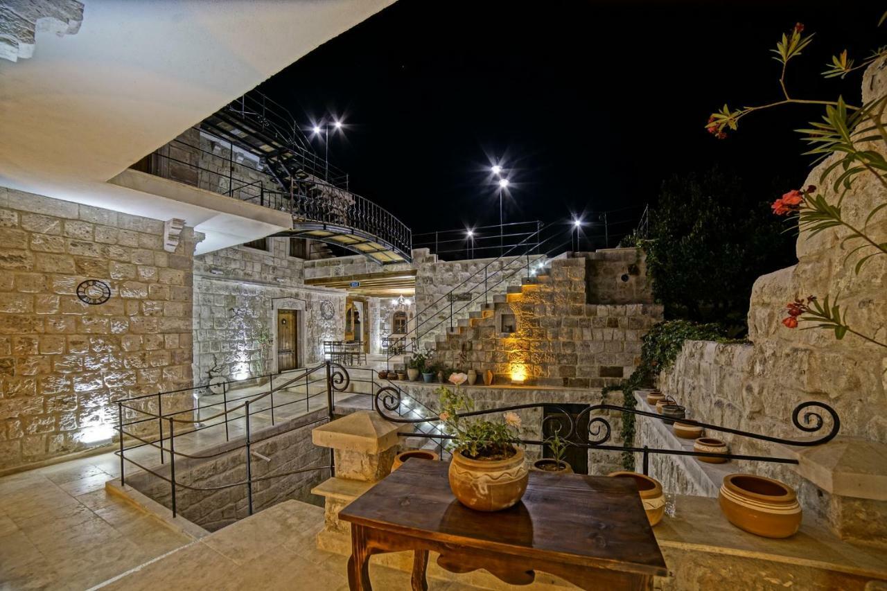 Risus Cave Suites เกอเรเม ภายนอก รูปภาพ
