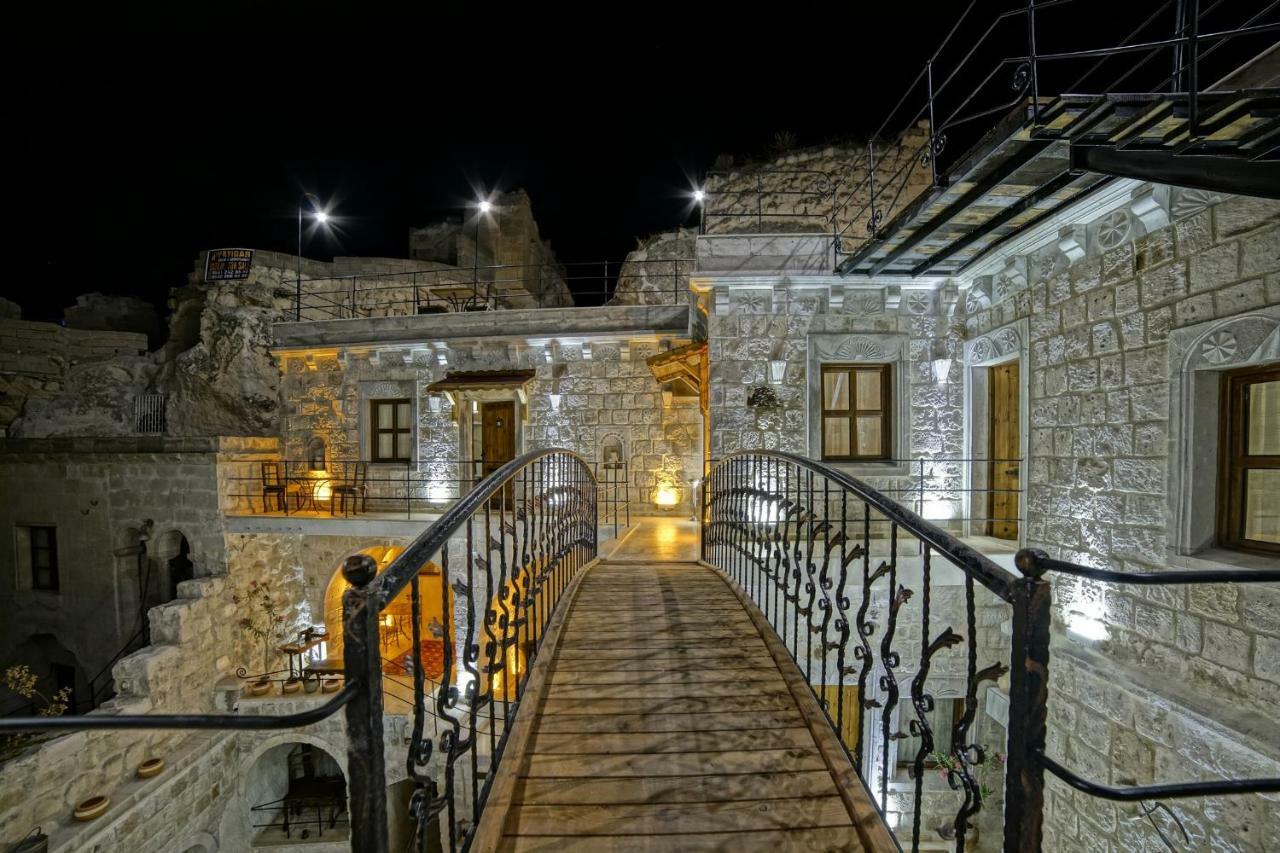 Risus Cave Suites เกอเรเม ภายนอก รูปภาพ