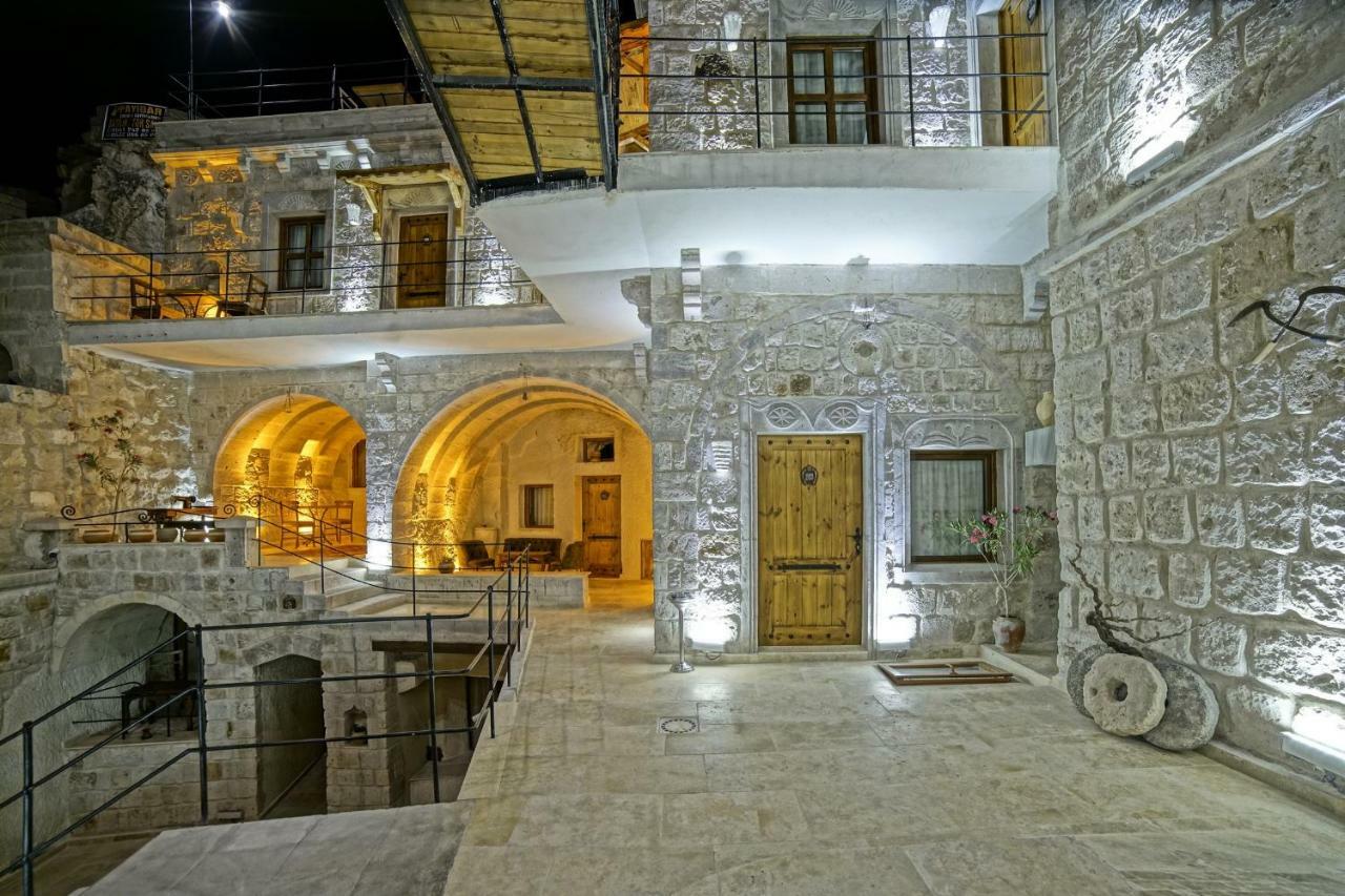 Risus Cave Suites เกอเรเม ภายนอก รูปภาพ