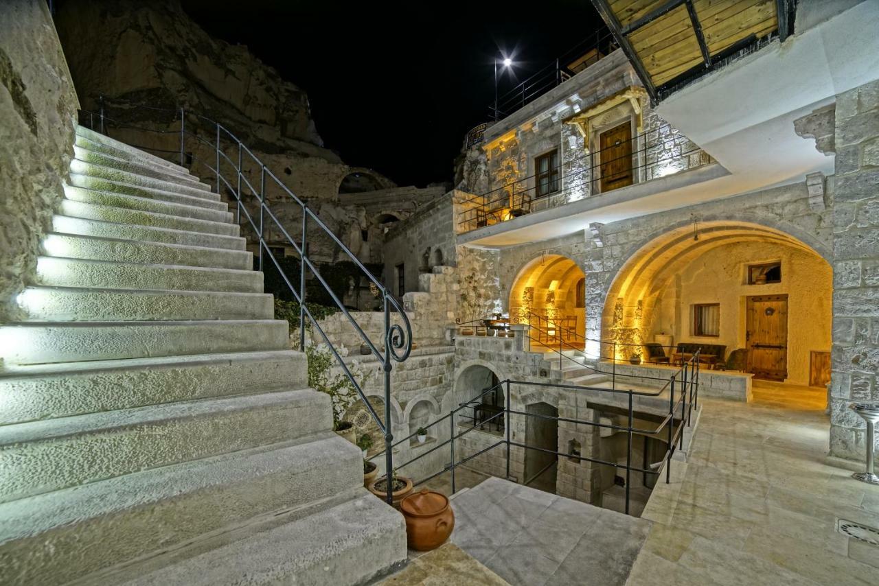 Risus Cave Suites เกอเรเม ภายนอก รูปภาพ